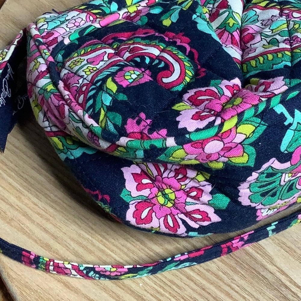 Vera Bradley Frannie In Petal Paisley. - Picture 4 of 6